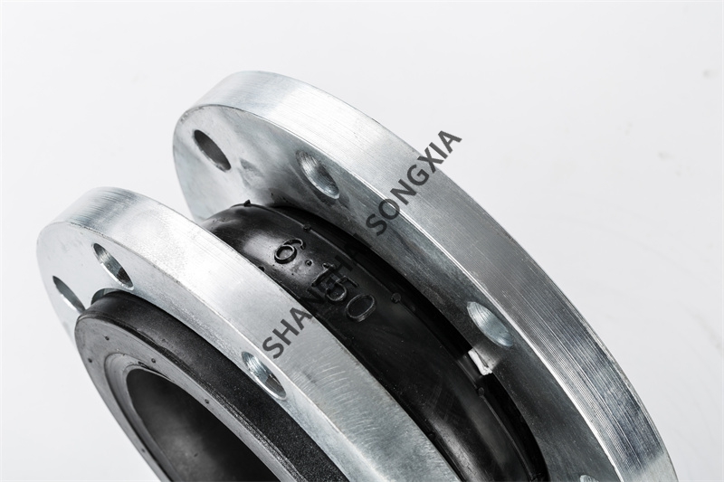 304不銹鋼自動(dòng)供水系統(tǒng)橡膠接頭的作用是什么？